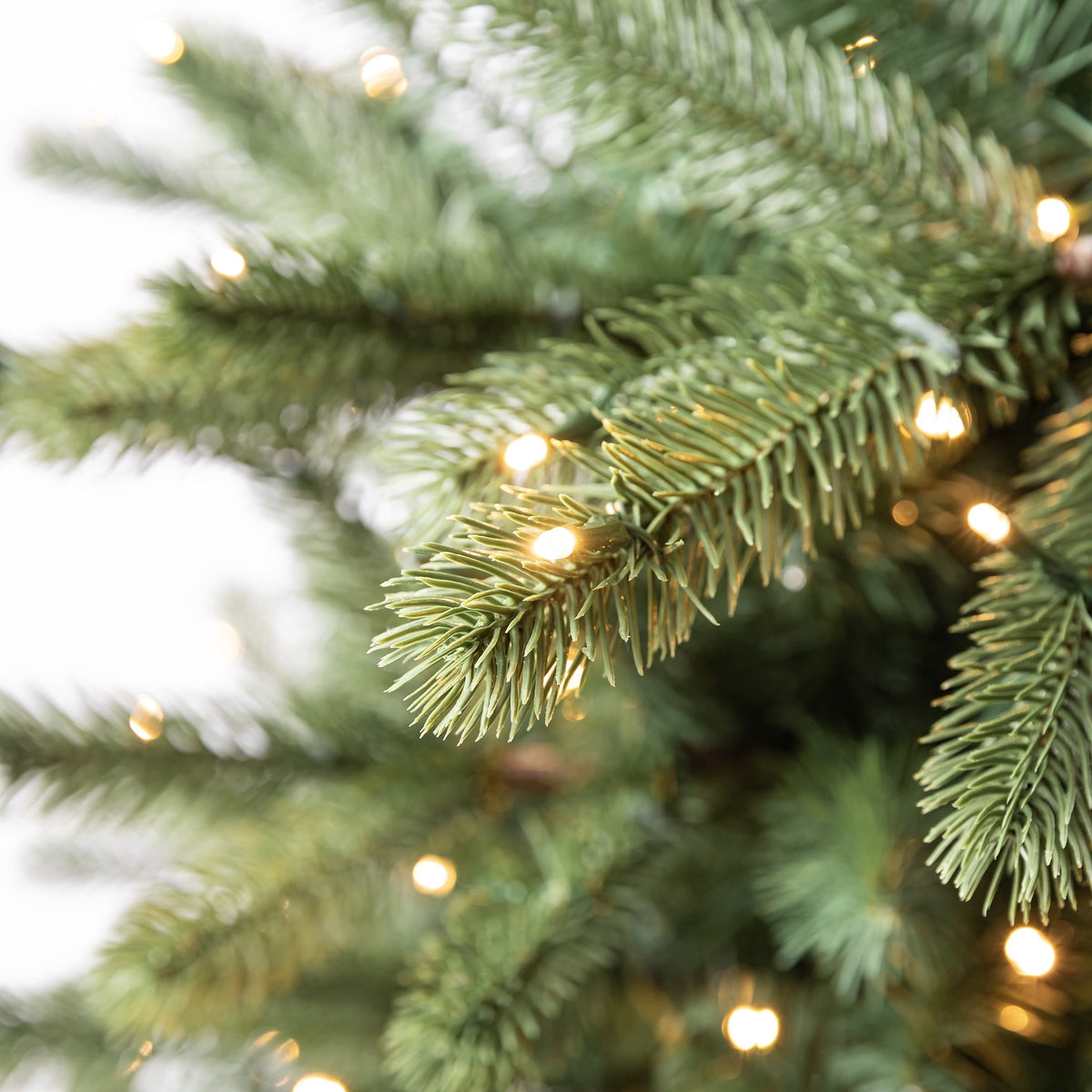 7.5' Pre-Lit Birchwood Fir Green Artificial Christmas Tree with 500 Warm White Twinkle LED Lights, Quick Set, and Stand, by Holiday Time