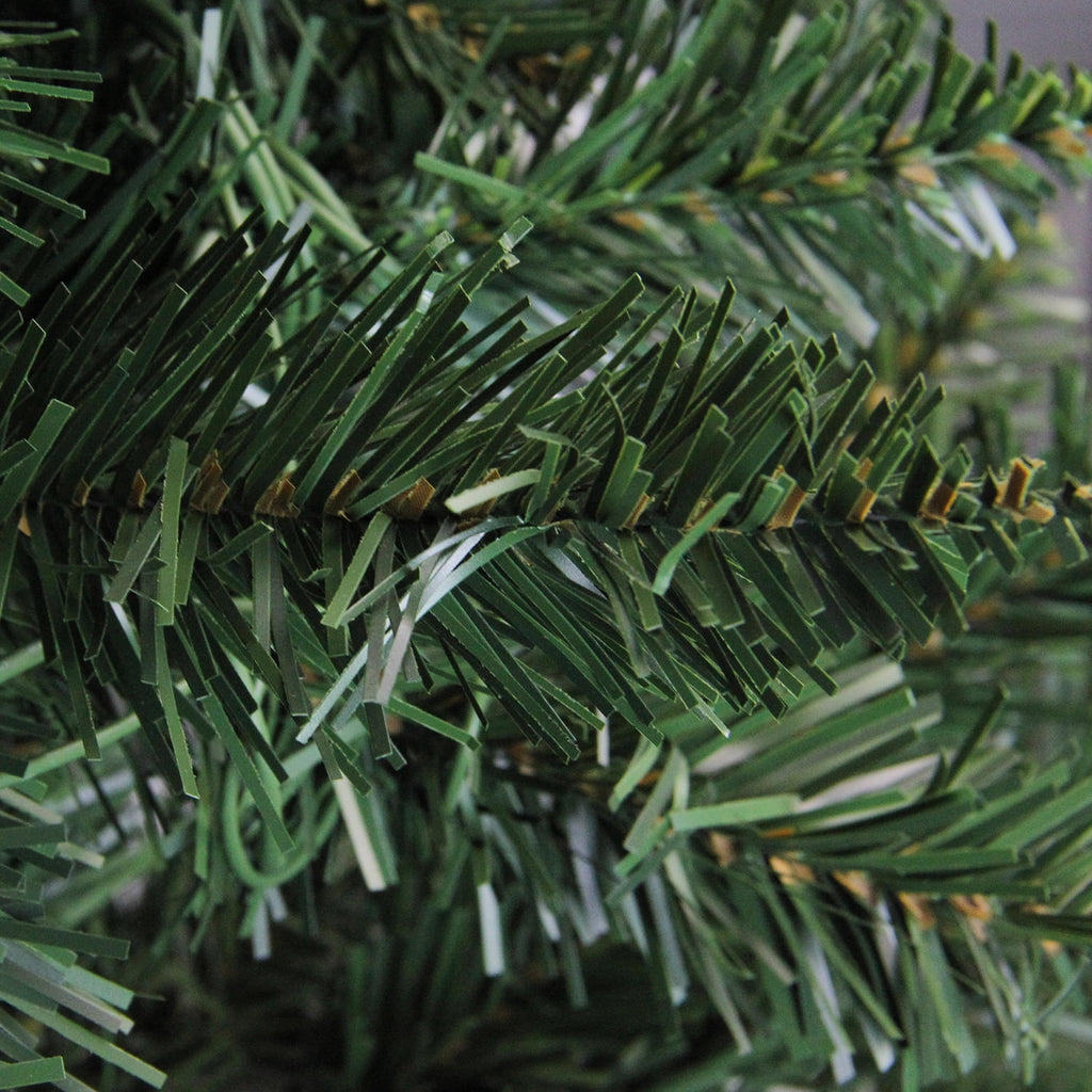 Northlight 7.5' Unlit Artificial Christmas Tree Buffalo Fir Medium - Unlit